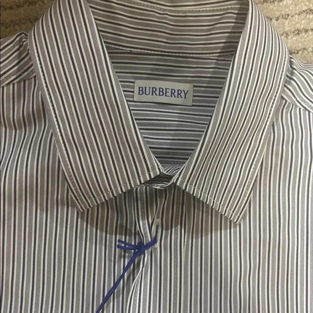 Men Burberry Polo - Picture 3 of 4